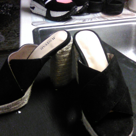 JUST FAB "SAY MY NAME" SLIP ON HEELS - Picture 4 of 9